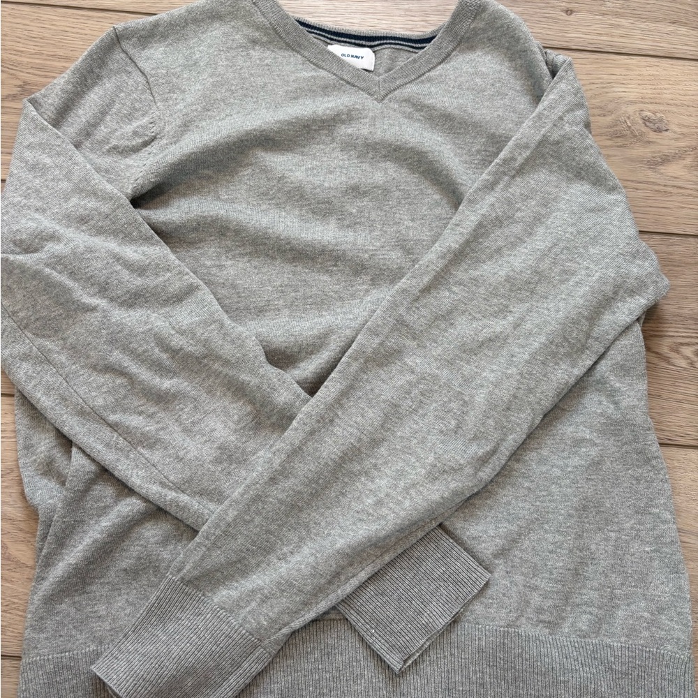 Men's Gray V-Neck Sweater